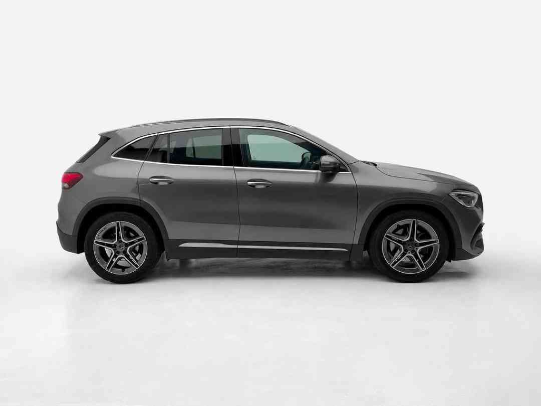 Mercedes-Benz GLA-Class GLA200 AMG Line Premium Plus (A) (Category: Used Cars) located in Singapore. Submitted by vincar_pre-owned (Listing ID 1467280388, Image 2). Description: Well maintained low mileage unit! 1.3L turbocharged engine for a smooth and powerful drive! Low road tax and fuel consumption too! One of the most popular crossover from Mercedes Benz! Spacious and comfortable interior. Contact us today to arrange a viewing for this unit 