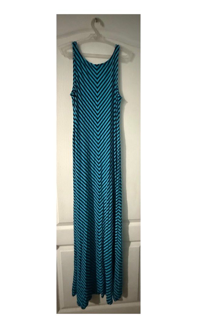 Merona Maxi Dress (Category: Dresses) located in Legazpi City. Submitted by alyblueberyl (Listing ID 1467987166, Image 2). Description: Size Medium Flowy material.