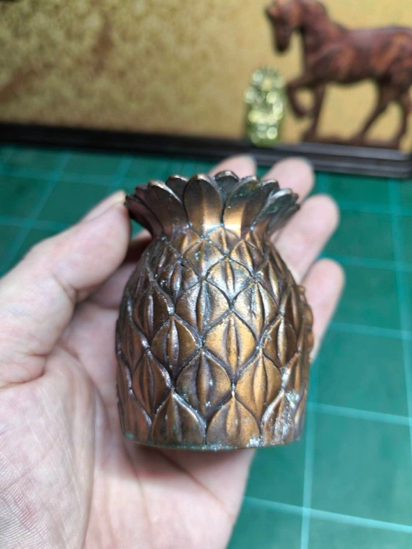 Metal Toothpick Holder (Category: Other Kitchenware & Tableware) located in Cebu City. Submitted by dudes_villanueva (Listing ID 1467894123, Image 3). Description: Metal Toothpick Holder Material: Heavy metallic bronze/copper finish In good condition as is where is see all pics..