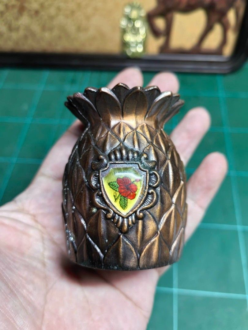 Metal Toothpick Holder (Category: Other Kitchenware & Tableware) located in Cebu City. Submitted by dudes_villanueva (Listing ID 1467894123, Image 1). Description: Metal Toothpick Holder Material: Heavy metallic bronze/copper finish In good condition as is where is see all pics..
