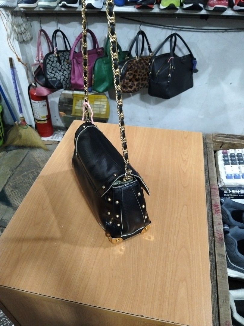 Metro city (Category: Cross-body Bags) located in El Salvador. Submitted by francheskaukayukay (Listing ID 1467928232, Image 2). Description: .