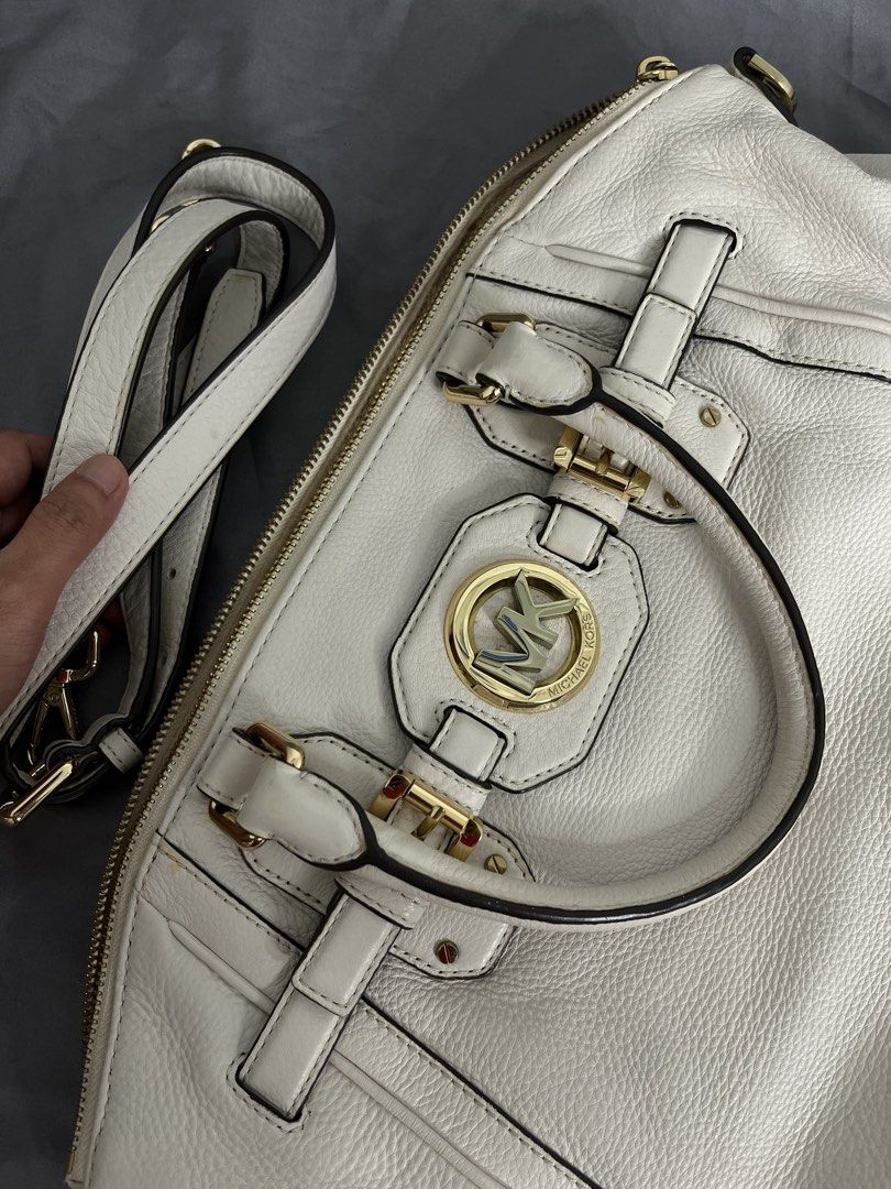 Michael Kors Hudson Large Pebbled Leather Satchel (Category: Luxury Bags & Wallets) located in Imus. Submitted by graeyowl (Listing ID 1467940668, Image 3). Description: Product Specifications & Details • Brand: Michael Kors (specifically from the MICHAEL Michael Kors line) • Model Name: Hudson • Size: Large • Style Number: 38H3XHUS3L • Color: Vanilla / Off-White (Cream) • Material: Pebbled Leather with gold-tone hardware.
