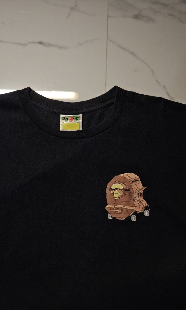 BAPE X Micky Mouse (Category: Sleep and Loungewear) located in Aroroy. Submitted by gabrizz_y (Listing ID 1468018276, Image 2). Description: DIMES: L - 27 | C - 20.7 Issue is in the picture. SF is included.