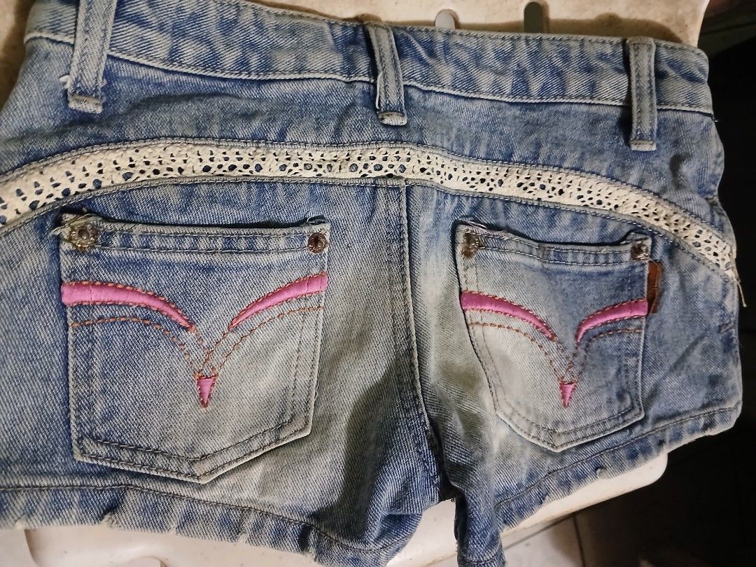 Micro short/low waisted shorts (Category: Shorts) located in Manila. Submitted by plusheater_18 (Listing ID 1467863733, Image 2). Description: This is A thrifted find! size 25 in low waist. Hard denim.