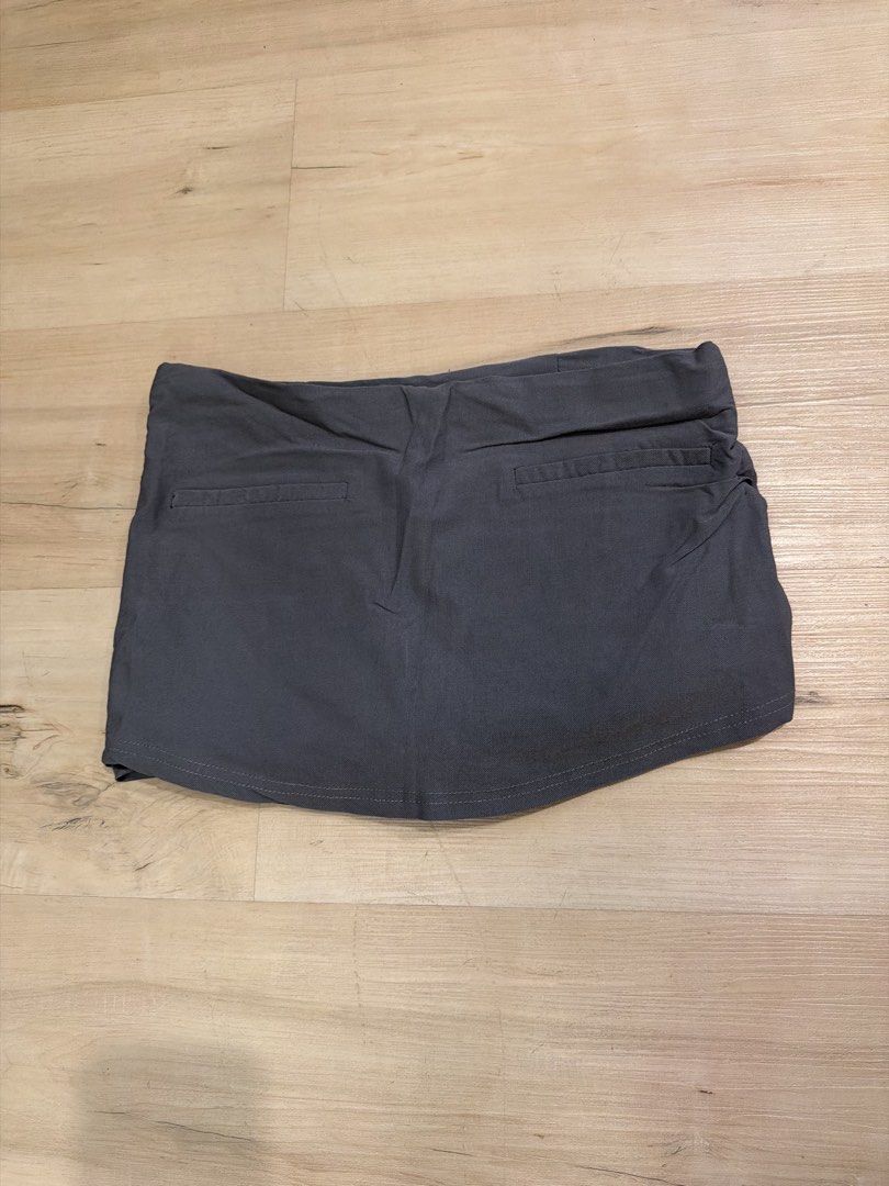 mini gray skort (Category: Activewear) located in Manila. Submitted by _____car0usell (Listing ID 1467951440, Image 1). Description: fits xxs-xs used twice.