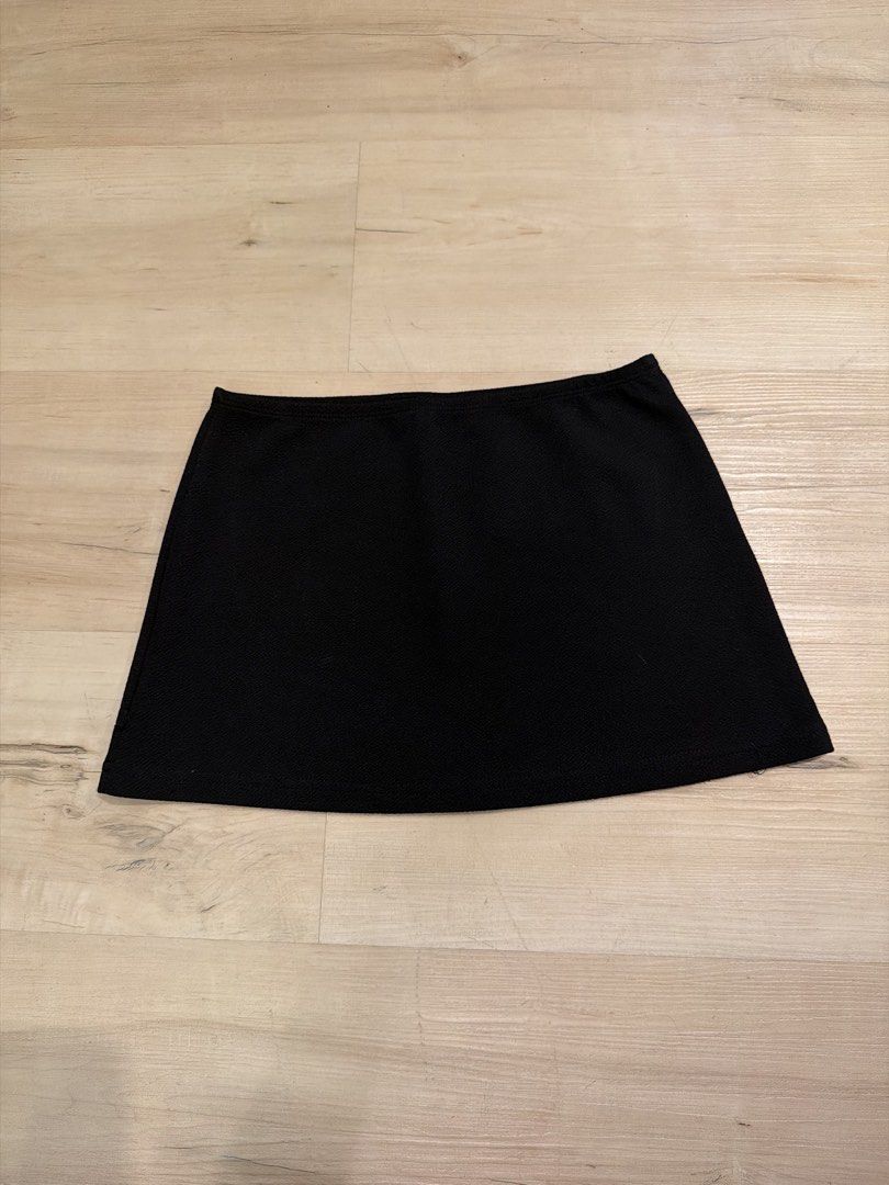 Mini skirt bundle (2 pcs - diff styles) (Category: Skirts) located in Manila. Submitted by _____car0usell (Listing ID 1467951085, Image 1). Description: 2 pcs! lightly used; good as new.