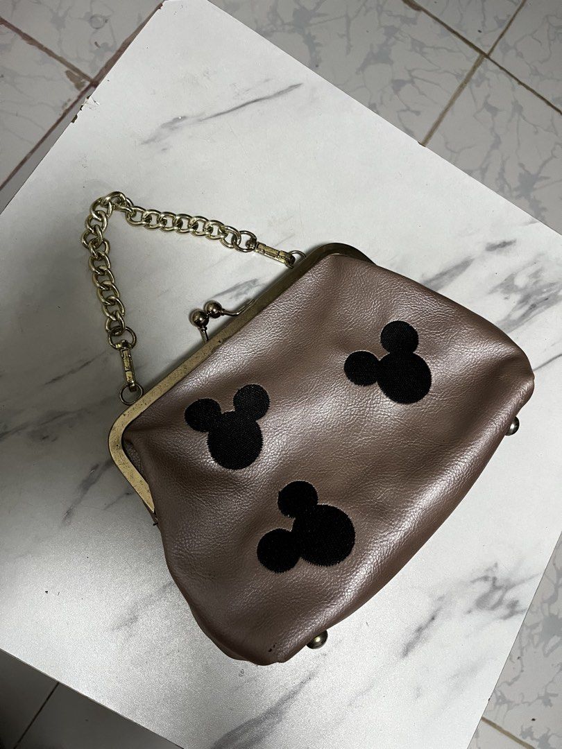 Minnie Mouse Cute Bag (Category: Purses & Pouches) located in Manila. Submitted by aliamicaela (Listing ID 1467934889, Image 1). Description: .