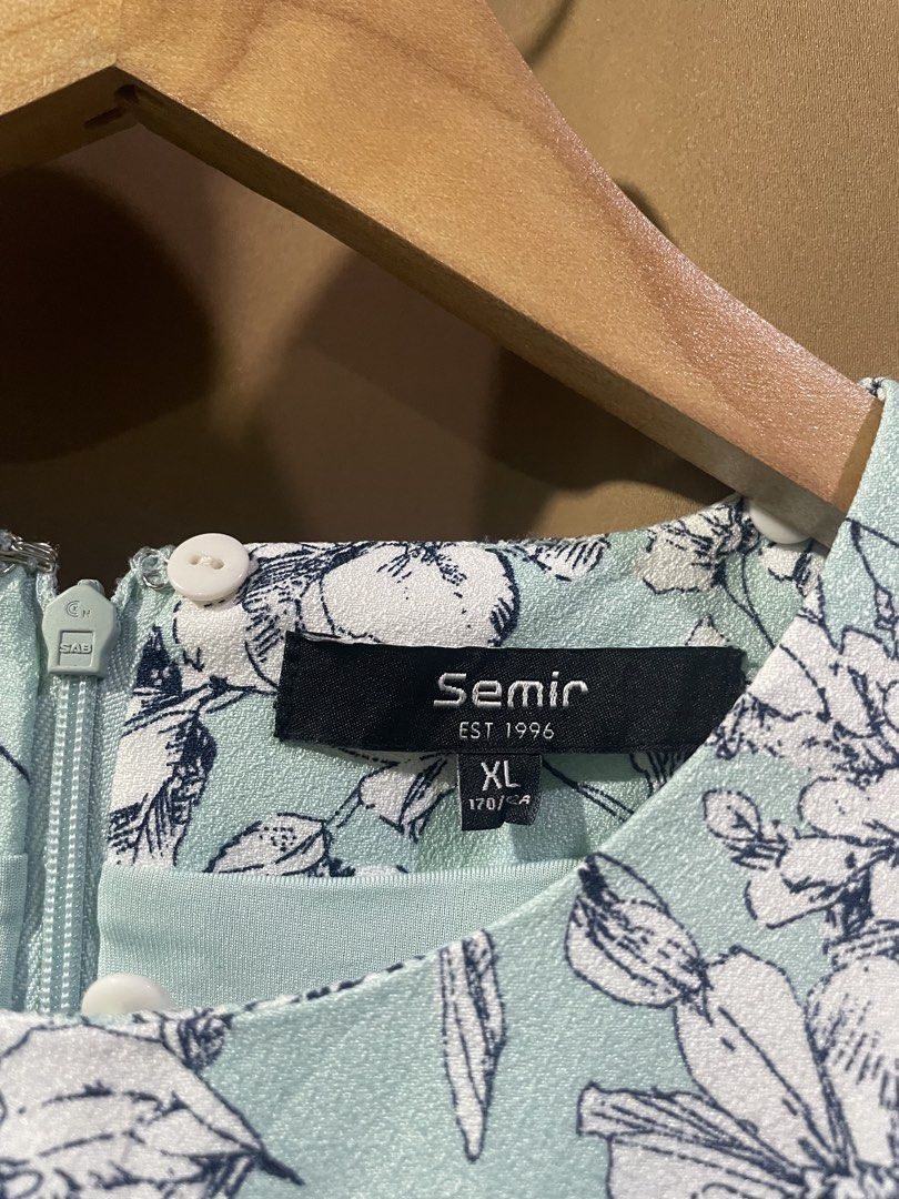 Mint Green Floral Dress (Category: Dresses) located in Quezon City. Submitted by smileclothingline (Listing ID 1467841747, Image 2). Description: 🚚Courier: J&T/Lalamove/Gogoexpress 📍Shipping fee depends on your location 💸Mode of Payment: BPI/Gcash/Paymaya ‼️Payment first, only then will ship the item.