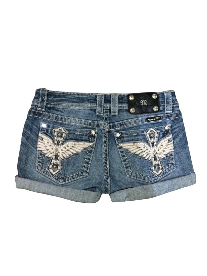 Miss Me Cross-Winged Shorts (Category: Shorts) located in Ozamiz City. Submitted by sw4gcvnt (Listing ID 1468002834, Image 1). Description: ✚ brand: miss me ✚ w: 28-30 ✚ l: 9.5 ✚ flaw/s: minor peeling/cracking on the wing patch ✚ overall condition: 10/10 ╋━ 750+sf !.