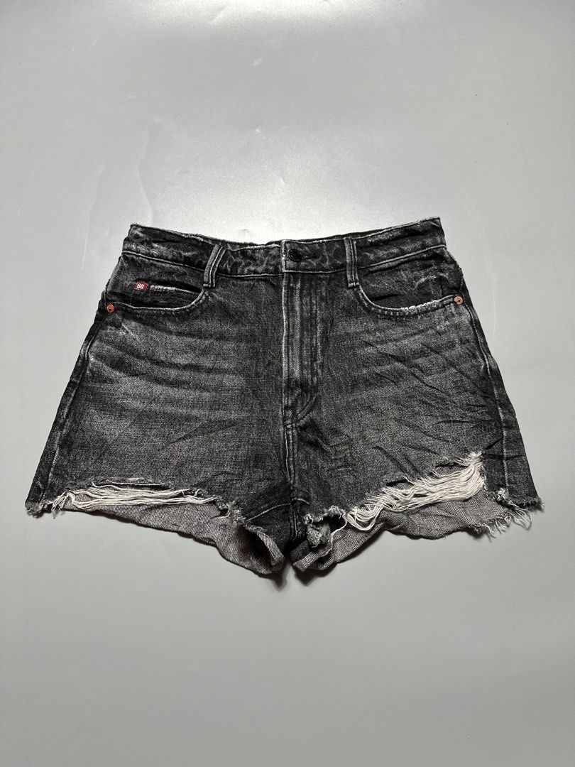 Miss sixty (Category: Shorts) located in Legazpi City. Submitted by lootsi (Listing ID 1468013816, Image 1). Description: .