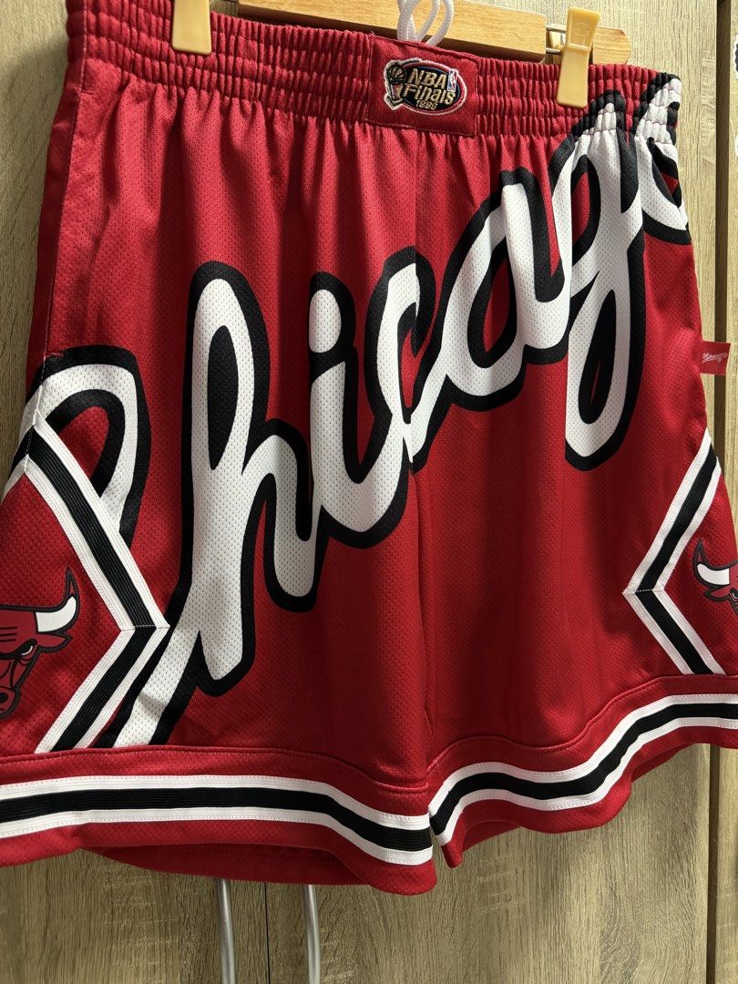 Mitchell & Ness Chicago Bulls Big Face Mesh Short (Category: Shorts) located in Cavite. Submitted by PRIVATE.Selection (Listing ID 1467896093, Image 3). Description: Mitchell & Ness Chicago Bulls Big Face Mesh Short Size XL W- 36-38 L- 21 Good as New .