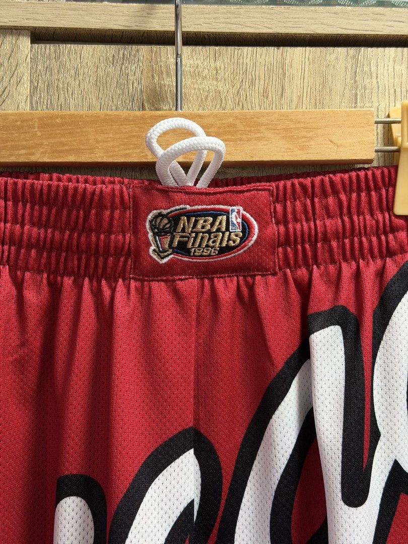 Mitchell & Ness Chicago Bulls Big Face Mesh Short (Category: Shorts) located in Cavite. Submitted by PRIVATE.Selection (Listing ID 1467896093, Image 2). Description: Mitchell & Ness Chicago Bulls Big Face Mesh Short Size XL W- 36-38 L- 21 Good as New .