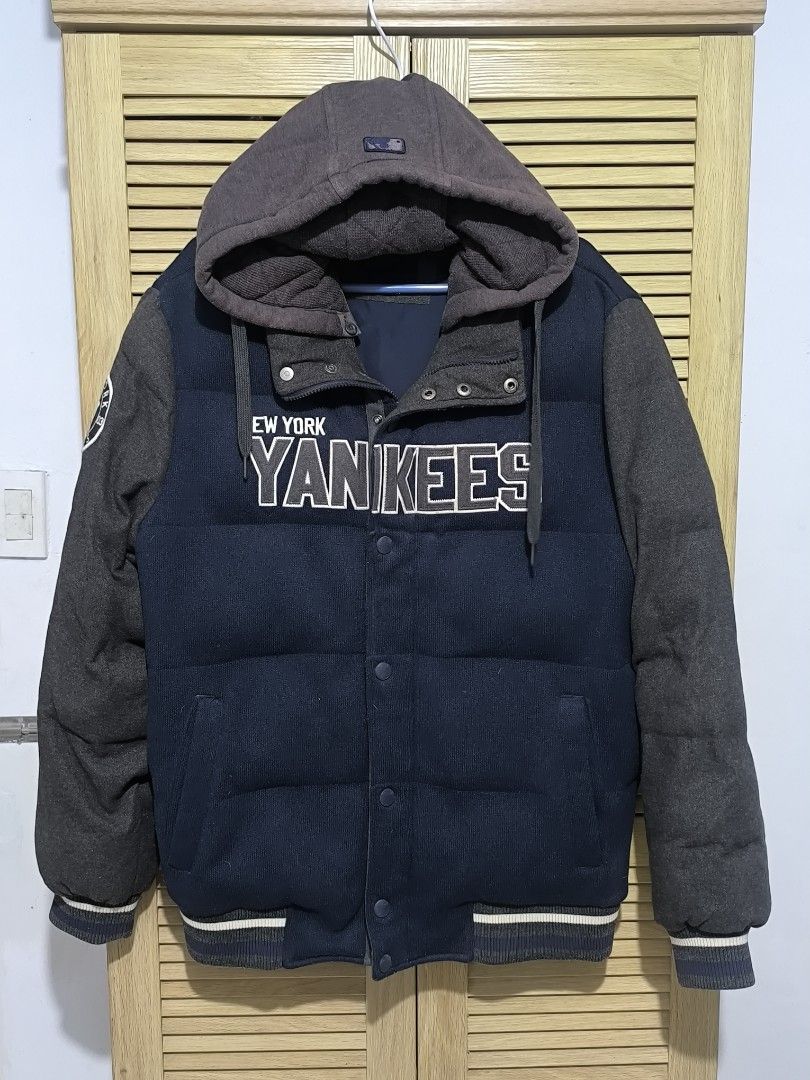MLB New York Yankees puffer jacket (Category: Coats, Jackets and Outerwear) located in Silay City. Submitted by jplmnop (Listing ID 1467846112, Image 2). Description: dimes: 25x29 good as new slightly negotiable.
