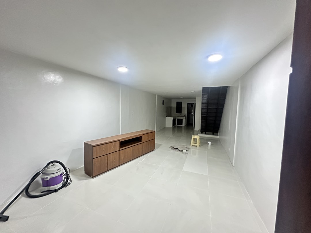 (Category: ) located in . Submitted by rlv168 (Listing ID 1468058820, Image 1). Description: .