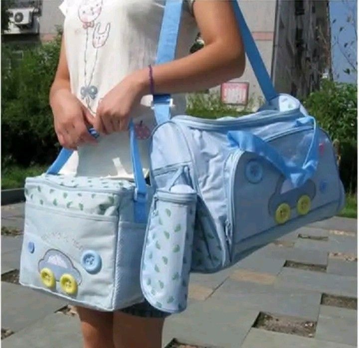 Mommy bag set (Category: Announcements) located in Quezon City. Submitted by anghies_shop (Listing ID 1467953423, Image 1). Description: .