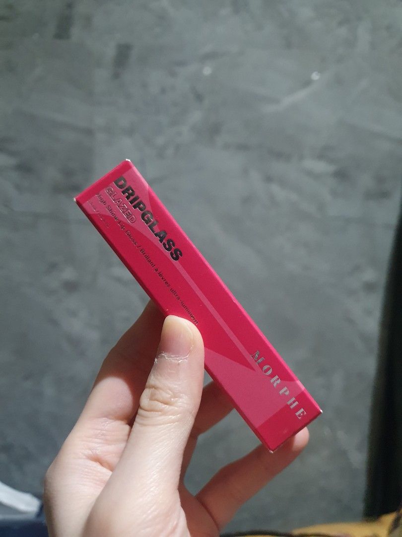 Morphe Dripglass High Shine Lip Gloss Glazed (Category: Makeup) located in San Juan City. Submitted by miles567 (Listing ID 1467985521, Image 2). Description: - Brand: Morphe - Product: Dripglass High Shine Lip Gloss - Shade: Glazed - Condition: Brand new, in original pink box - Finish: High shine, perfect for everyday makeup.