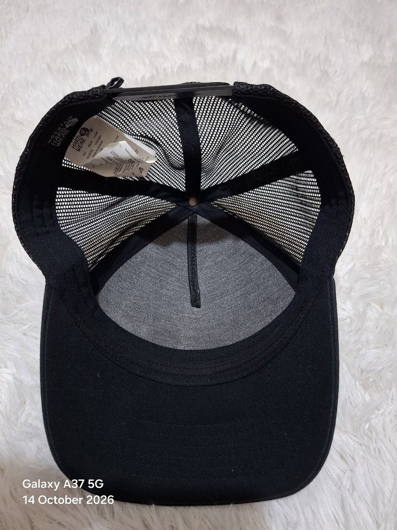 Mountain Hardwear MHW Logo Trucker Hat (Category: Caps & Hats) located in Manila. Submitted by thriftfinds_tagum (Listing ID 1467997233, Image 3). Description: Mountain Hardwear MHW Logo Trucker Hat like new condition one size adult yupong snap Lightweight and breathable 1,500.
