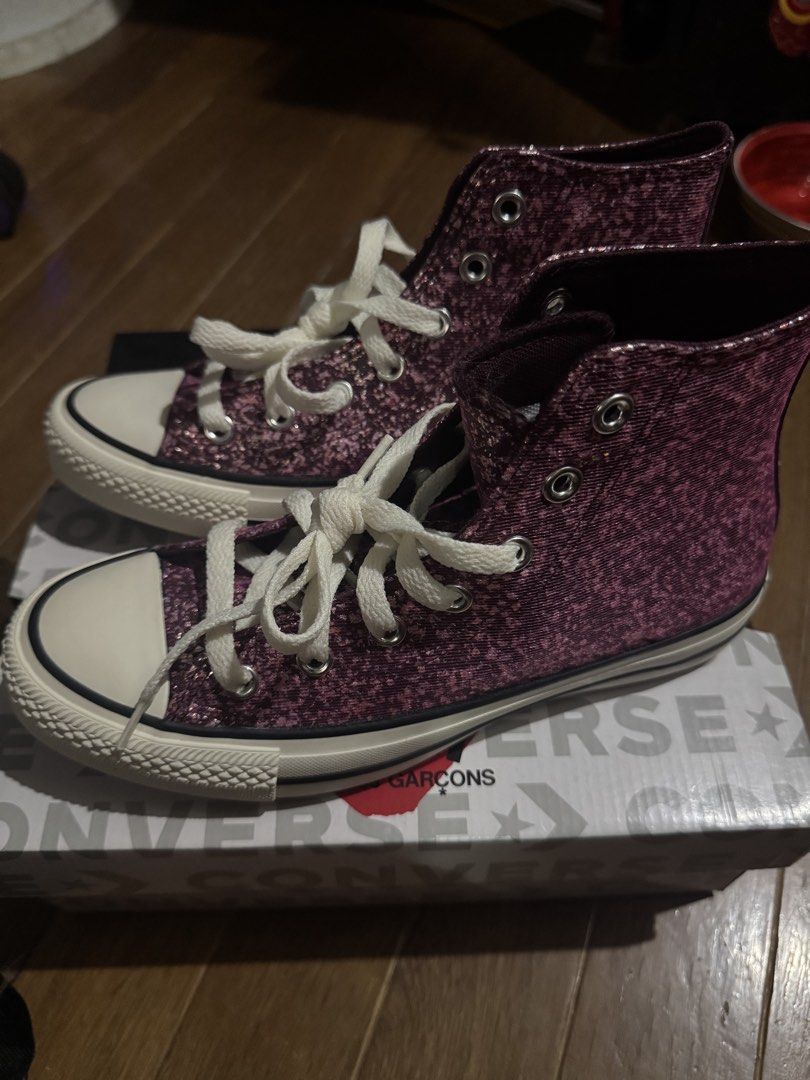 (Negotiable) Converse high top (Category: Sneakers) located in Quezon City. Submitted by alleahbb (Listing ID 1467905108, Image 1). Description: Women’s size 7 Was gifted and never used From US.