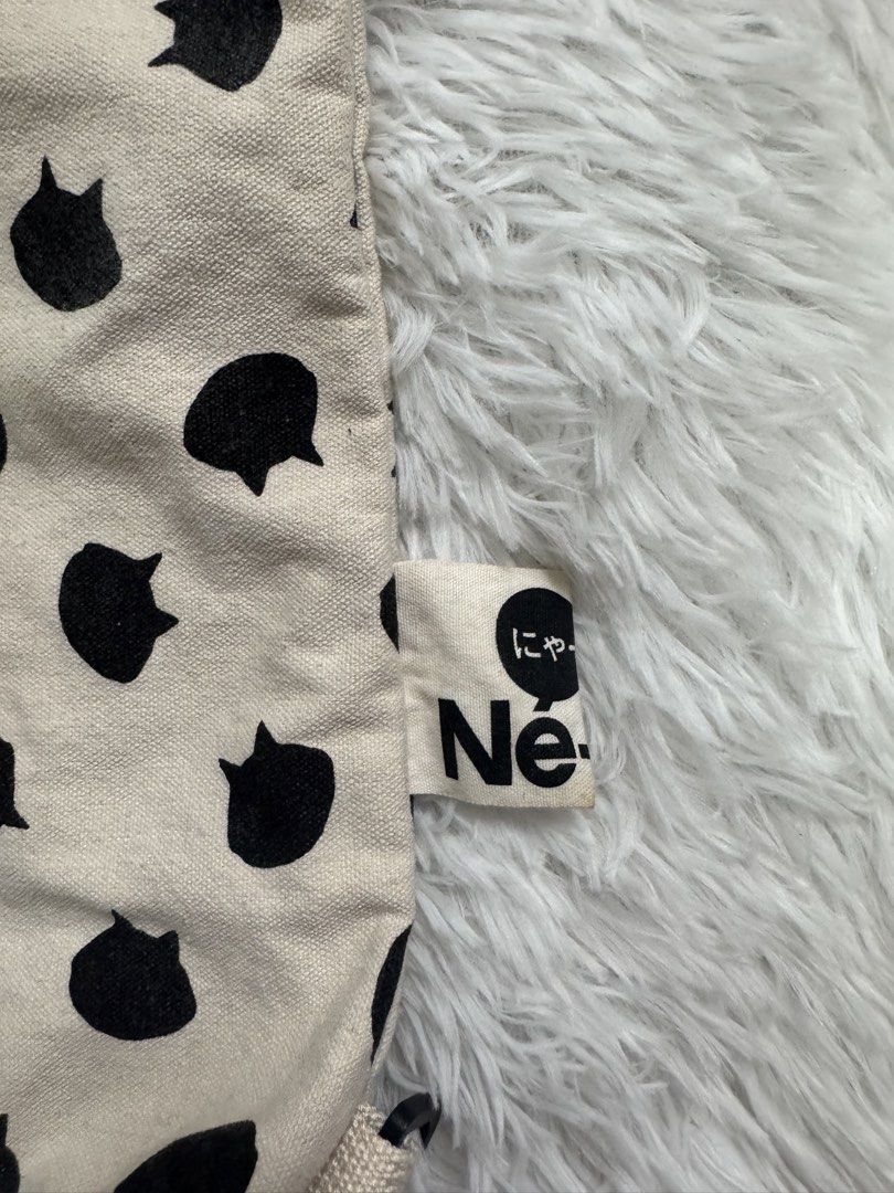 NENET HANDBAG (AOP) (Category: Sling Bags) located in Baguio. Submitted by greylootthrifts (Listing ID 1467898824, Image 2). Description: .