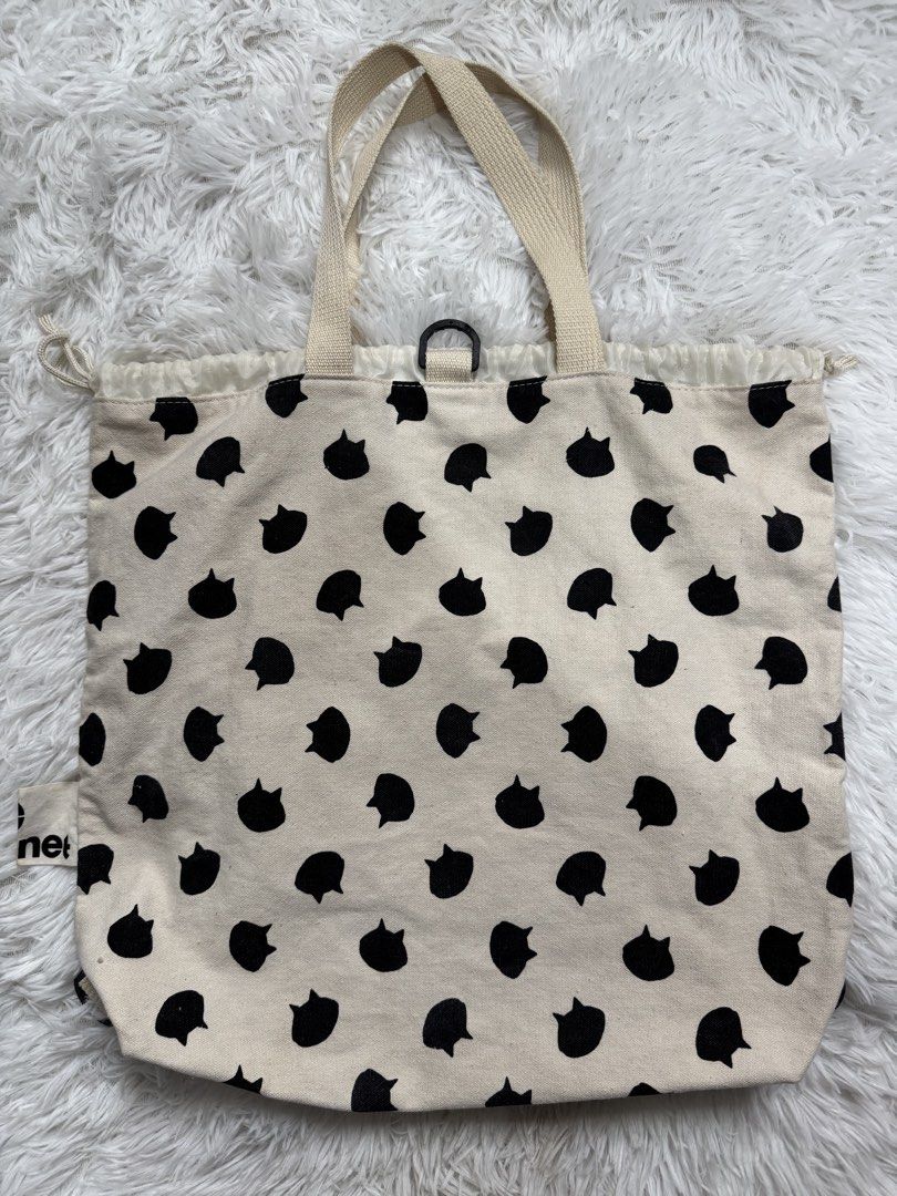 NENET HANDBAG (AOP) (Category: Sling Bags) located in Baguio. Submitted by greylootthrifts (Listing ID 1467898824, Image 3). Description: .