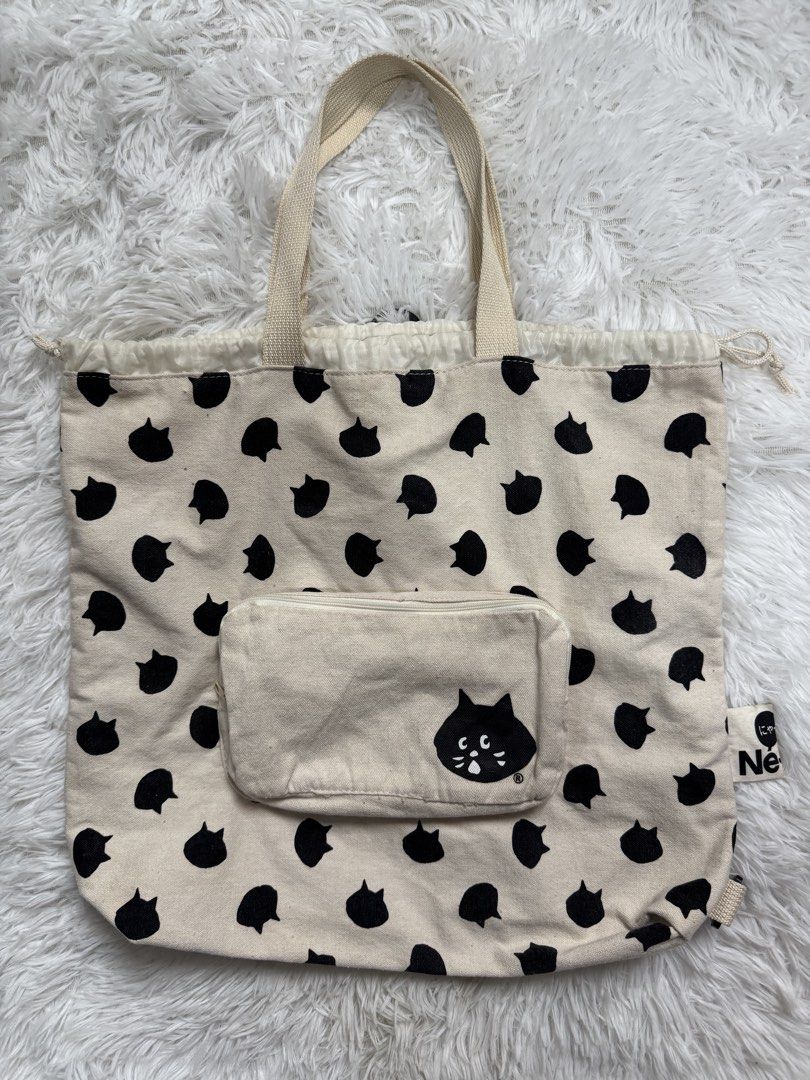 NENET HANDBAG (AOP) (Category: Sling Bags) located in Baguio. Submitted by greylootthrifts (Listing ID 1467898824, Image 1). Description: .