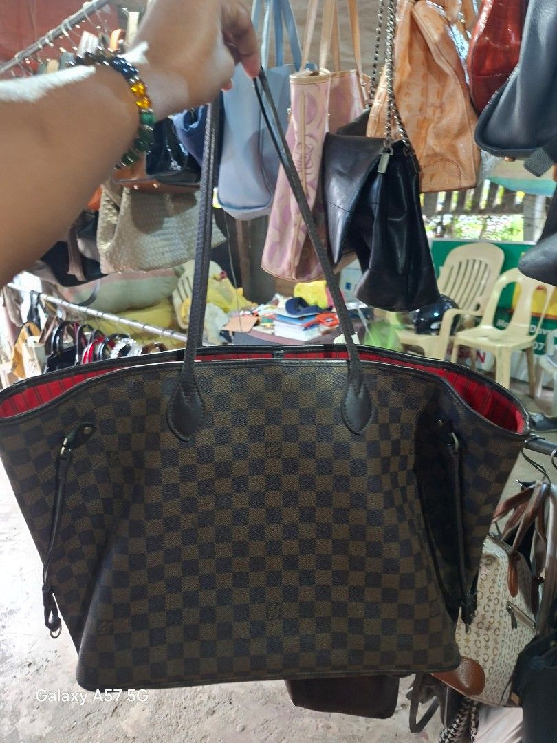 Neverfull lv (Category: Luxury Bags & Wallets) located in Andop. Submitted by deinlakarol_211 (Listing ID 1467930702, Image 1). Description: details nasa pics na po coded malaki po siya.