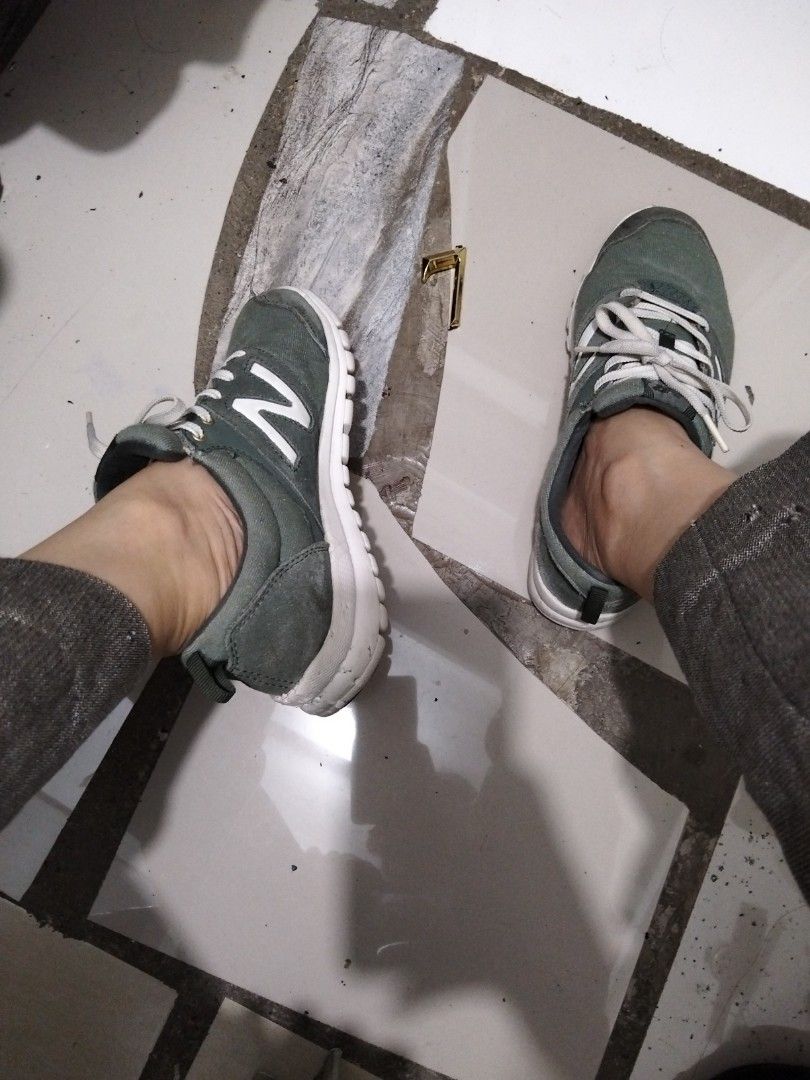 New Balance (Category: Sneakers) located in El Salvador. Submitted by francheskaukayukay (Listing ID 1467898004, Image 1). Description: .