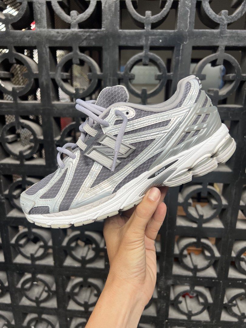 New Balance 1906 (Category: Sneakers) located in Bacolod City. Submitted by novymae23 (Listing ID 1467865648, Image 2). Description: New Balance 1906 Size 9 Excellent Condition Pair Only.