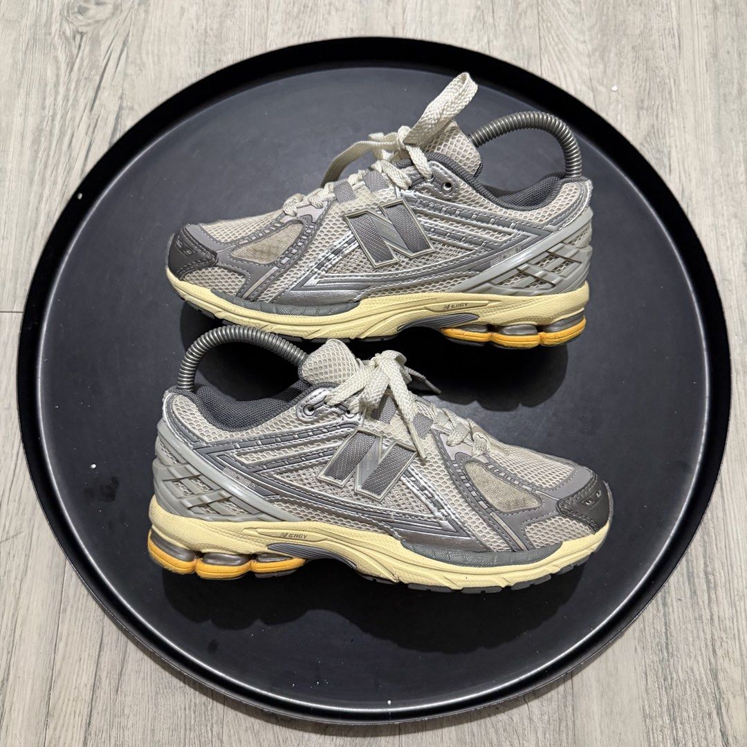 New Balance 1906r (Category: Sneakers) located in Manila. Submitted by wornagainstudios2 (Listing ID 1468030369, Image 1). Description: .