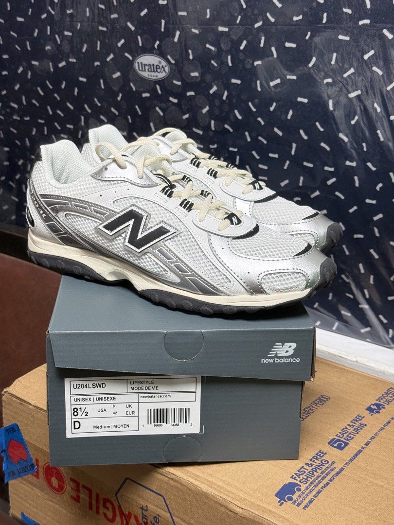 New Balance 204L - Silver (Category: Sneakers) located in Valenzuela. Submitted by decluttrr (Listing ID 1467905566, Image 1). Description: 🔥 FOR SALE: NEW BALANCE 204L – SILVER 🔥 👟 Brand New | US Men’s Size 8.5 💰 Selling Price: ₱4,500 only! 🏷️ SRP: ₱6,800 ✨ Sleek silver colorway ✨ Brand new and never worn ✨ Save ₱2,300 from the original retail price! Selling for a steal! Perfect for everyday wear and sneaker rotation. 🤍 📩 PM if interested