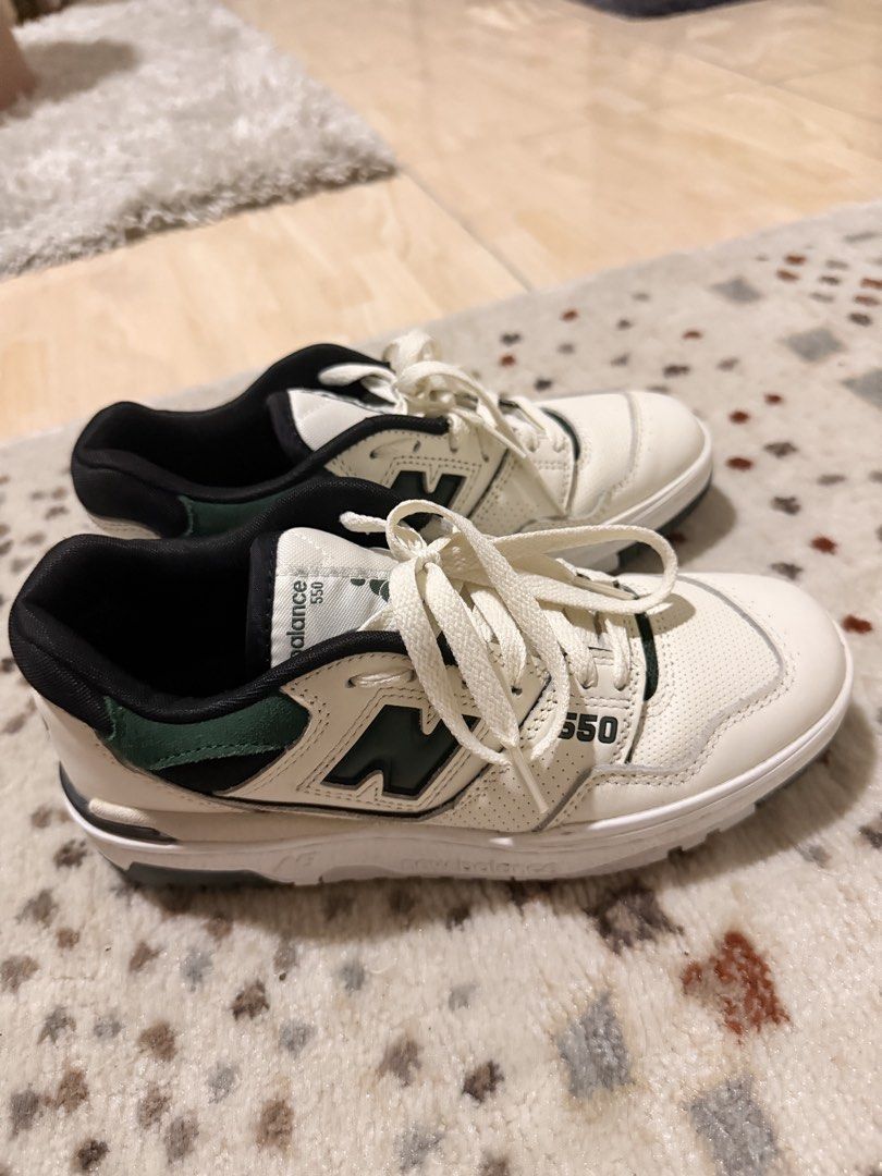 New Balance 550 White Green (Category: Sneakers) located in Mandaluyong City. Submitted by riz_040521 (Listing ID 1467864533, Image 2). Description: -No Box -ORIGINAL BOUGHT IN JAPAN 🇯🇵 -size 6 .