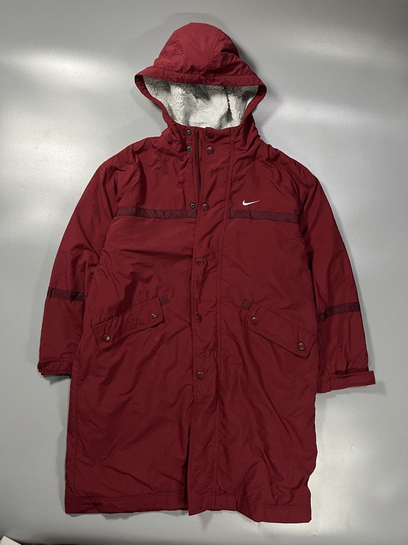NIKE 2000s LONG BENCH COAT (Category: Babies & Kids Fashion) located in Manila. Submitted by s4intk (Listing ID 1467842279, Image 1). Description: KIDS WEAR ‼️ 22 x 23-33 (extender) ‼️ 9/10 CONDITION ‼️.