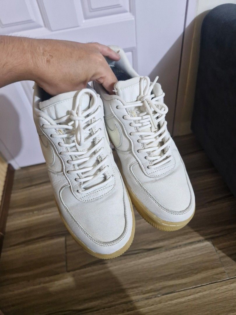 Nike Air Force 1 Gore-Tex White Gum (Category: Sneakers) located in Mandaluyong City. Submitted by papabrodie (Listing ID 1468019324, Image 2). Description: - Model: Nike Air Force 1 Gore-Tex Edition - Material: White leather and canvas upper with durable gum soles - Design: Subtle branding near the heel for a clean look - Inclusions: Original laces included - Condition: Normal wear on the tread and uppers, still in solid, wearable condition - We