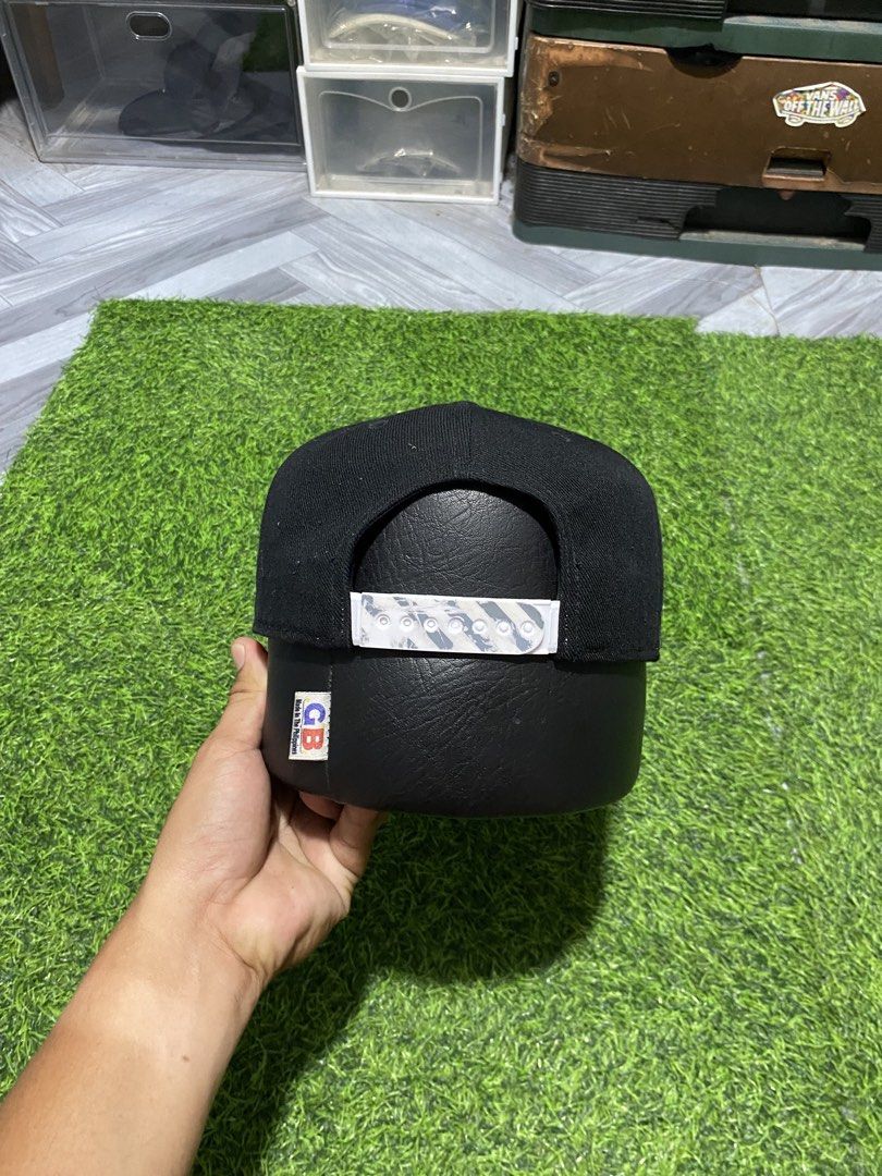 Nike Air True Snapback Cap Black White (Category: Caps & Hats) located in Polomolok. Submitted by marrssz (Listing ID 1467947744, Image 3). Description: - Color: Classic black with white Nike Air embroidery and grey underbill - Fit: Adjustable plastic snap closure for a custom fit - Design: Clean structured crown with a flat brim - Origin: Made in Vietnam with durable blended materials - Condition: Great everyday headwear piece.