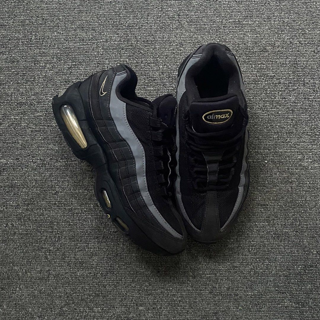 Nike Airmax 95 “Batman” (Category: Sneakers) located in Tagum. Submitted by casper8100 (Listing ID 1467847088, Image 1). Description: Airmax 95 “Batman” Size 7 / 40 eur / 25 cm Good Condition -Signs of usage 1,300.