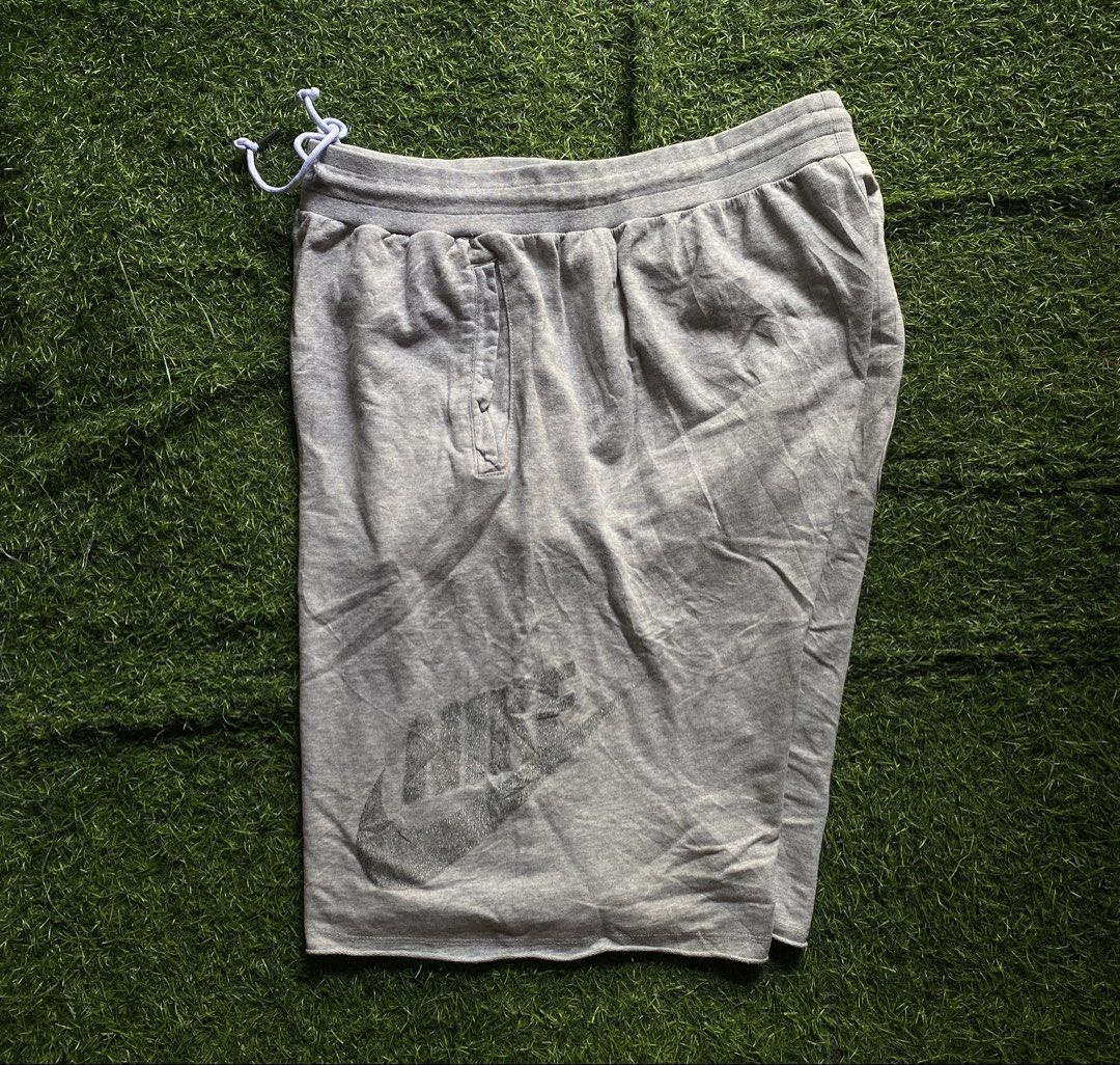 Nike alumni short (Category: Shorts) located in Davao. Submitted by acilmo (Listing ID 1467972303, Image 1). Description: 30x21.