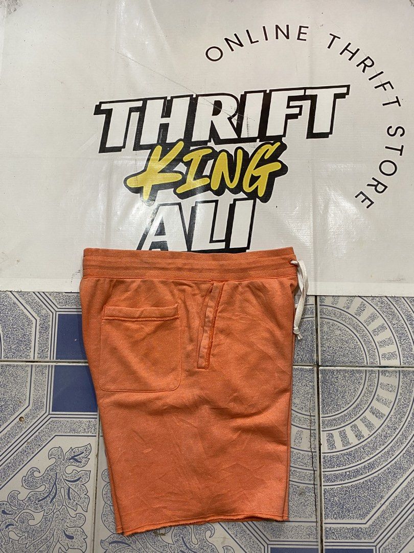 Nike Alumni Sweat Short (Category: Shorts) located in Rosario. Submitted by thrift_king_ali (Listing ID 1467858237, Image 3). Description: Alumni Medium on tag Dimes: W-30 to 36 L-19 no issue excellent condition 600+sf.
