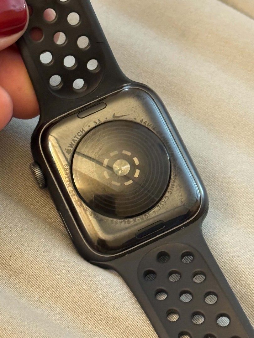 Nike Apple Watch SE 44mm (Category: Wearables & Smart Watches) located in Quezon City. Submitted by mikifj (Listing ID 1467977533, Image 2). Description: - Model: A2352 - Condition: Minimal scratches - Battery health: 69% - Inclusions: Charger and strap - Price: ₱4,000 Used as daily watch. C an last 2 days. Still a good option for someone looking for an affordable Apple Watch. Battery health is disclosed, and buyer is welcome to test the unit upo