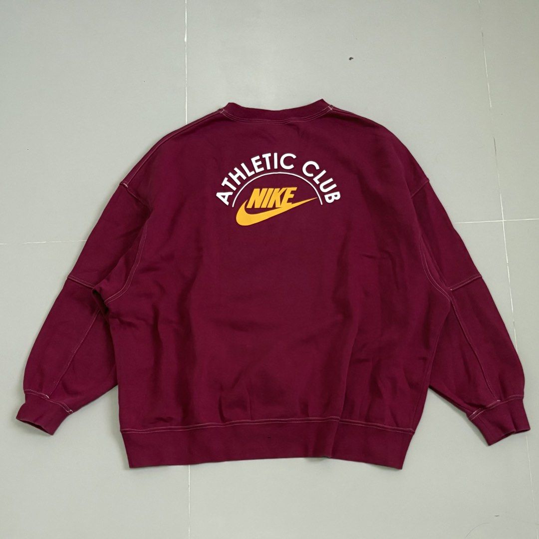 Nike Athletic Club Sweatshirt (Category: Hoodies) located in Minglanilla. Submitted by zydeeeey (Listing ID 1467852135, Image 1). Description: Nike Athletic Club Excellent to as new Condition 25 Width x 27 Length (Boxy Type) Medium on Tag can fit up to XL COLOR RATE - 9.8/10 NO ISSUES! PM ME FOR MORE DETAILS AND TO PURCHASE 🙏🏽.