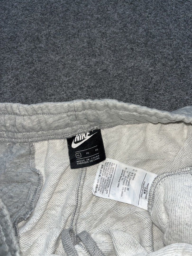Nike baggy sweatpants (Category: Jeans) located in Lapu Lapu. Submitted by jhonrener41426 (Listing ID 1467913731, Image 3). Description: Size 32/36 stretchable Thigh-13 Length-39 Leg opening-8.5 Excellent condition Color rate 9.8/10 Authentic Issue none .