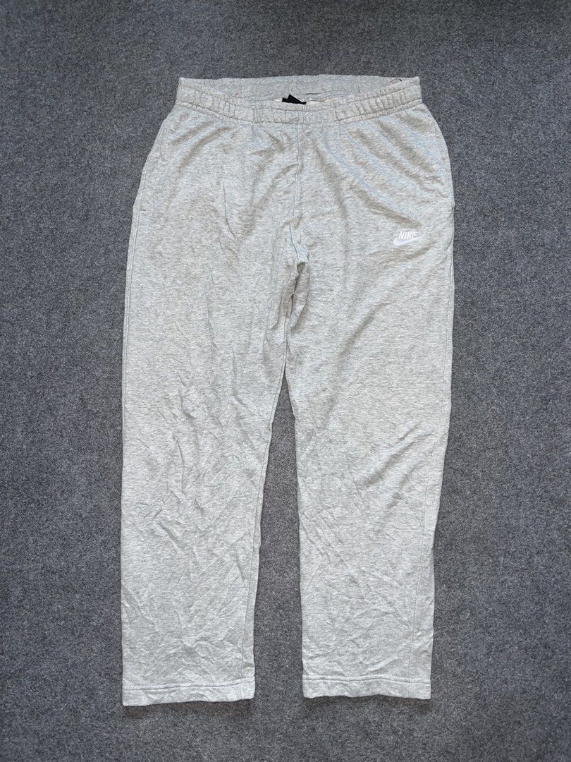 Nike baggy sweatpants (Category: Jeans) located in Lapu Lapu. Submitted by jhonrener41426 (Listing ID 1467913731, Image 1). Description: Size 32/36 stretchable Thigh-13 Length-39 Leg opening-8.5 Excellent condition Color rate 9.8/10 Authentic Issue none .
