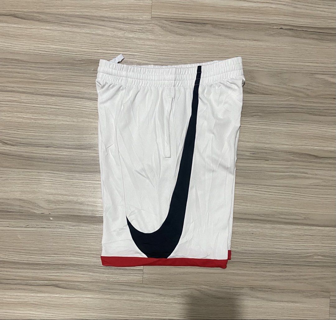 Nike big check (Category: Shorts) located in Cebu City. Submitted by charlyx (Listing ID 1467922373, Image 1). Description: Excellent With issue Xl youth size Size 28-30 Length 18.