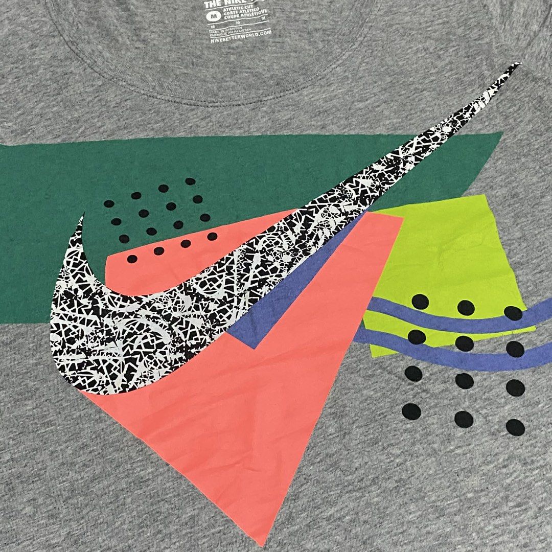 Nike big swoosh (Category: Shirts) located in Mabalacat. Submitted by stellargarments (Listing ID 1467886525, Image 2). Description: L : 24 W: 18 Condition : 9/10 buong buo swoosh/logos complete all no butas/stain cotton fabric.