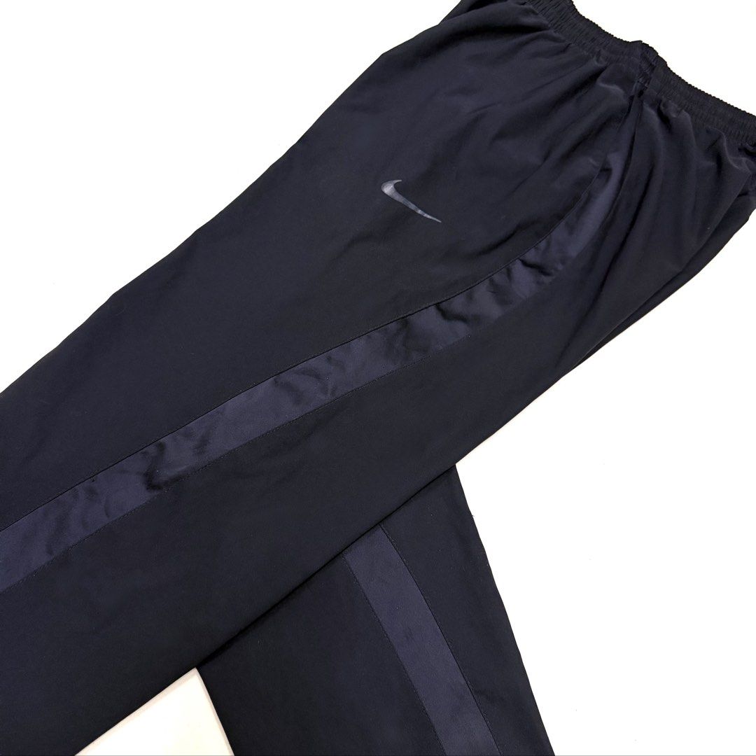 NIKE Black Dri Fit Pants [S] (Category: Activewear) located in Malabon City. Submitted by k_intimates (Listing ID 1467960562, Image 3). Description: Details: • Size S (27” relaxed) • No issues • Men’s Nike Dri Fit Pants.
