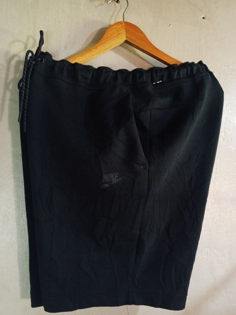 Nike Black Size M (Category: Shorts) located in Polangui. Submitted by monsipalen05920 (Listing ID 1467839947, Image 3). Description: NIKE W 36-40 L 19 LO 11.5 SIZE MEDIUM ON TAG COLOR RATE 9.8/10 NO ISSUE GOOD TO EXCELLENT CONDITION ADD SFEE .