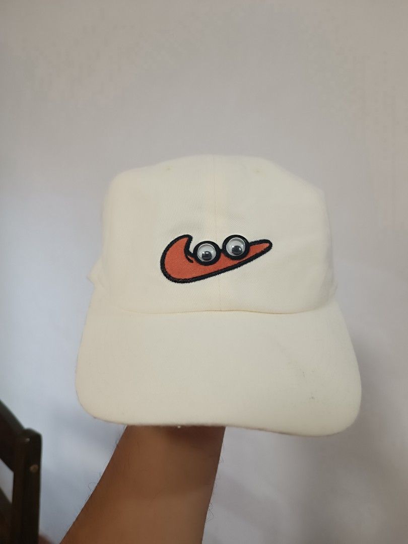 Nike cap 6 panel (Category: Activewear) located in Cadiz. Submitted by jhasspher1987_ (Listing ID 1467860176, Image 1). Description: Nike cap 6panel Excellent condition Size.1 Color rate 10/10 No issue Pm loc negros occidental cadiz city.