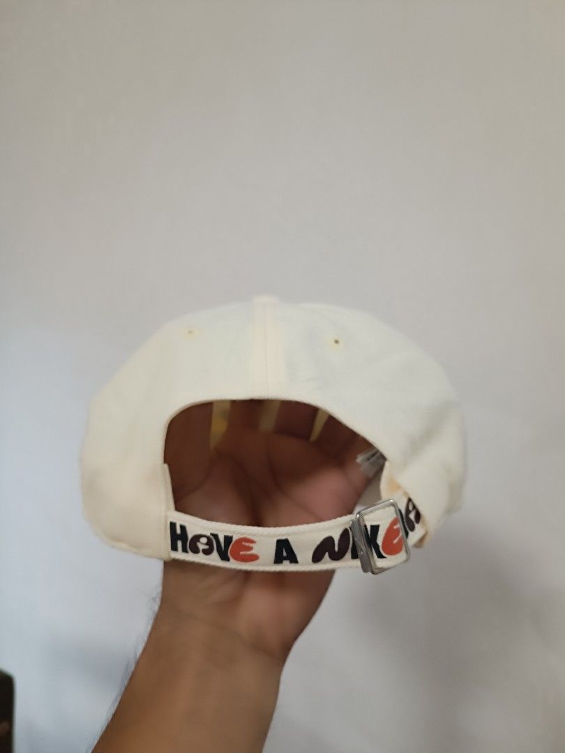 Nike cap 6 panel (Category: Activewear) located in Cadiz. Submitted by jhasspher1987_ (Listing ID 1467860176, Image 2). Description: Nike cap 6panel Excellent condition Size.1 Color rate 10/10 No issue Pm loc negros occidental cadiz city.
