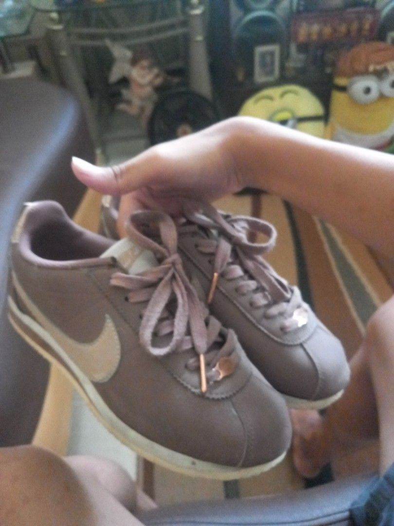 Nike Cortez (Category: Shoe inserts & accessories) located in Quezon City. Submitted by enricoecho_485 (Listing ID 1467863063, Image 2). Description: Nike Cortez(Brown Likely Color) Size 38 payment GCash Location Manila dm if want!.