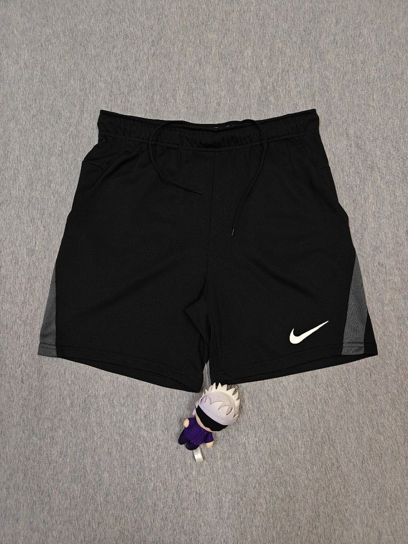 NIKE DRI FIT QUICK DRY TRAINING SHORT (Category: Activewear) located in Bacolod City. Submitted by yobibstuffs (Listing ID 1467882601, Image 1). Description: NIKE DRI FIT QUICK DRY TRAINING SHORT SIZE: LARGE DIMENSIONS WAISTLINE: 32-36 LENGTH: 17 LEG OPENING: 11 GOOD TO EXCELLENT CONDITION NEED WASH 🧼🫧 PRICE: 799+SF OUTSIDE BACOLOD CITY 🏙️ 🌆 PM ME! 📥📥📥.