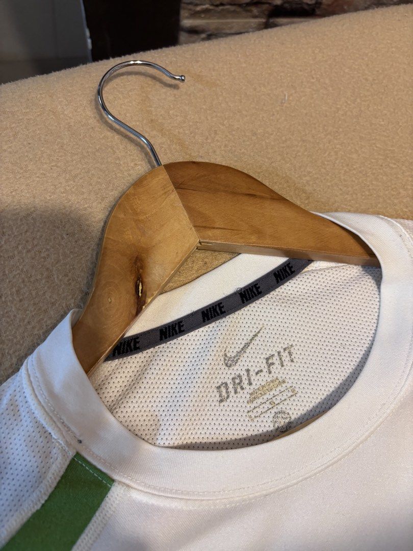 NIKE DRI FIT WHITE GREEN TEE (Category: Tshirts & Polo Shirts ) located in Davao. Submitted by angelothriftfinds (Listing ID 1467864010, Image 3). Description: NIKE DRI FIT good condition dimension: 20.5” W | 30” L fit: M size issue: minor logo fading, mininmal dirt(removable) mine: ₱200.